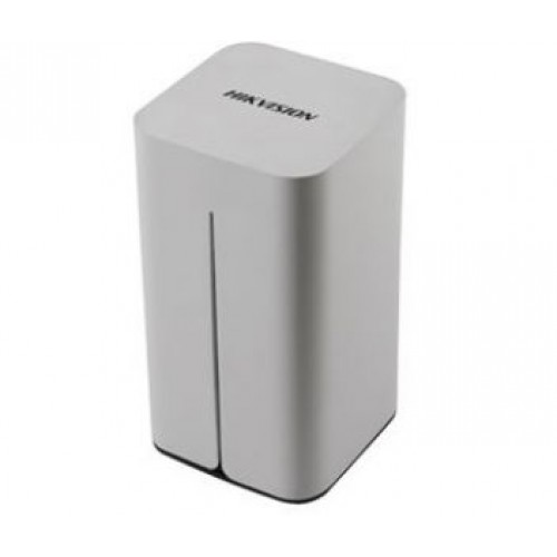 8-канальний мережевий відеореєстратор Hikvision DS-7108NI-E1/V/W